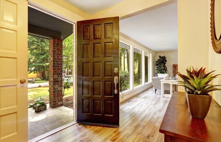 7 Easy Tips to Paint a Wooden Door