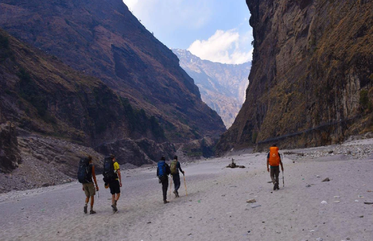 Crossing Larke Pass: The Ultimate High Point Of The Manaslu Circuit